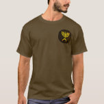 T-shirt Flamme de Menorah<br><div class="desc">Un rendu numérique de la menorah juive à sept branches (hébreu : מְ וֹ נ רָ ‎). La menorah à sept branches, utilisée dans le sanctuaire portatif mis en place par Moïse dans le désert et plus tard dans le Temple de Jérusalem, est un symbole du judaïsme depuis des temps...</div>