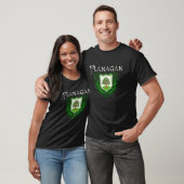 T-shirt Flanagan Nom irlandais Nom Flanagan Crest (Unisexe)