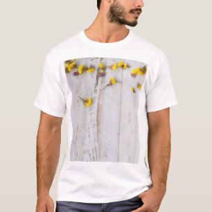 T-shirt Fleurs jaunes printanières, décoration en planche