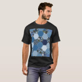 T-shirt Floral, patchwork de denim : motif bleu. (Devant entier)