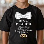 T-shirt Fonctions des porteurs de bague Mariage amusant<br><div class="desc">Préparez votre porte-bague pour la grande journée avec ce t-shirt drôle et mignon qui souligne ses devoirs importants ! Ce tee ludique est parfait pour les garçons qui sont excités de jouer leur rôle dans la cérémonie mariage. La conception comporte une liste de contrôle des droits de porte-bague, ce qui...</div>