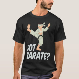 T-shirt Formateurs de karaté ayant un mouvement de combat