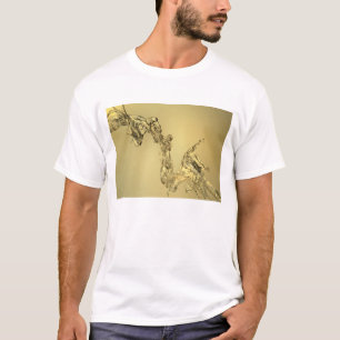 T-shirt Forme abstraite constituée en éclaboussant l'eau