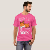 T-shirt Fox n'est qu'une fille qui aime les renards (Devant entier)