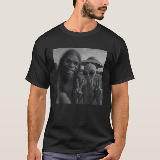 T-shirt Funny Alien Bigfoot (Devant)