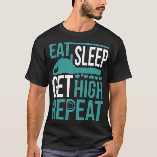 T-shirt Funny Arborist Get High Tree Chain saw space birth (Devant)