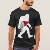 T-shirt Funny Bigfoot Carrying Gnome Design (Devant)