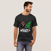 T-shirt Funny Black Cat Xmas Pushing Christmas Tree Over C (Devant entier)