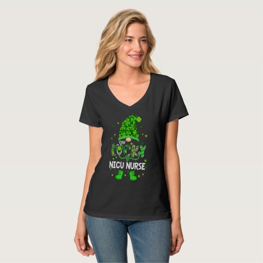 T-shirt Funny Gnome One Lucky NICU Nurse St Patricks Day S (Devant entier)