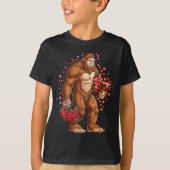 T-shirt Funny Valentines Day Bigfoot Heart Love Sasquatch (Devant)