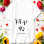 T-shirt Futur de la mariée Mme Mariage Black White<br><div class="desc">T-shirt de future mariée Mme White avec script de calligraphie noire. D'autres produits avec ce design sont dans la collection ci-dessous.</div>
