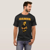 T-shirt Gamer Guy Holding a Gold Video Game Controller Men (Devant entier)