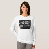 T-shirt Garçon dans le châle de prière pendant la nouvelle (Devant entier)