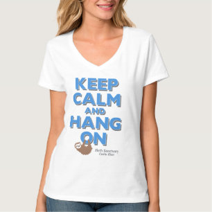 T-shirt Gardez le calme et accrochez sur la pièce en t de