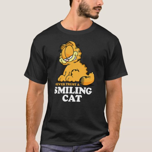 T-shirt Garfield - Never Trust A Smiling Cat Sarcastic Gra (Devant)