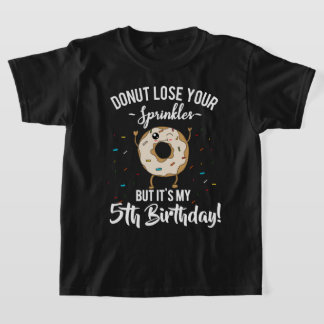 T-shirt Gâteau d'anniversaire pour garçons de cinq ans drô