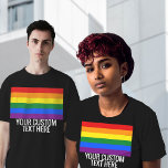 T-shirt Gay pride LGBT Rainbow Stripes Texte personnalisé<br><div class="desc">Gay pride LGBT Rainbow Stripes Texte personnalisé T-shirt noir</div>