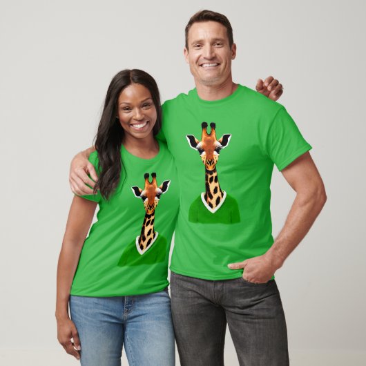 T-shirt Giraffe mignonne portant un pull vert (Unisexe)