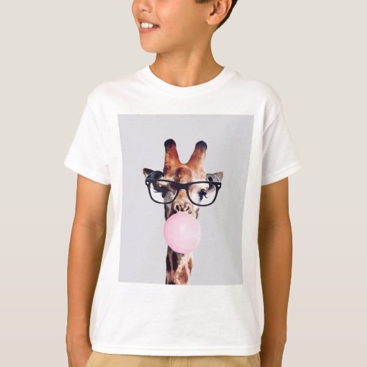 T-SHIRT GIRAFFE PORTANT DES VERRES SOUFFRANT UN BUBBLEGUM (Devant)