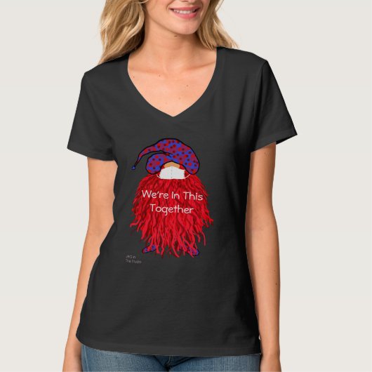 T-shirt Gnome rouge féminin : On est dans le V-neck d'Ense (Devant)