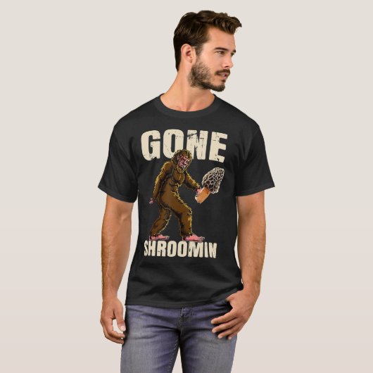 T-shirt Gone Shrooming Bigfoot Morel Champignon Hunter Sas (Devant entier)