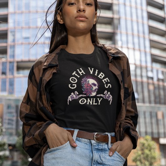 T-shirt Goth Vibes seulement Crâne avec fleurs