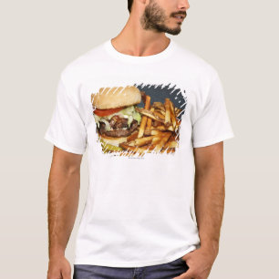 T-shirt grand double demi d'hamburger de livre fait frire