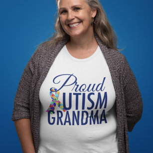 T-shirt Grand-mère de l'autisme fier