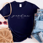 T-shirt grand-mère personnalisé<br><div class="desc">Nous ajoutons toujours de nouveaux designs chaque jour !</div>