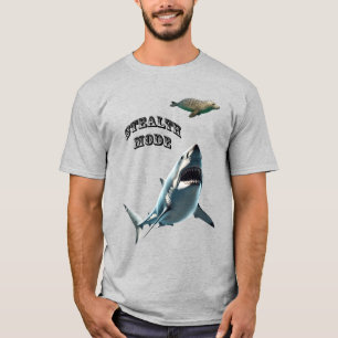 T-shirt Grand requin blanc traquant un phoque sous l'eau U