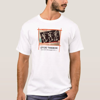 T-shirt graphique blanc avec collage d'art de rue.