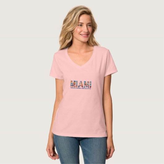 T-shirt graphique Chic Beach Vibes pour femmes (Devant entier)