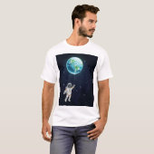 T-shirt graphique de l'astronaute Earth Balloon (Devant entier)
