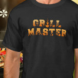 T-shirt GRILL MASTER Barbeque<br><div class="desc">Le t-shirt barbecue ultime pour tout Grill Master qui se respecte. Le design comprend des flammes et de la typographie du feu. Personnalisez-le davantage en ajoutant du texte à l'avant ou à l'arrière (sans supplément). Offre un grand cadeau à ceux qui aiment la cuisine à l'extérieur, que ce soit en...</div>