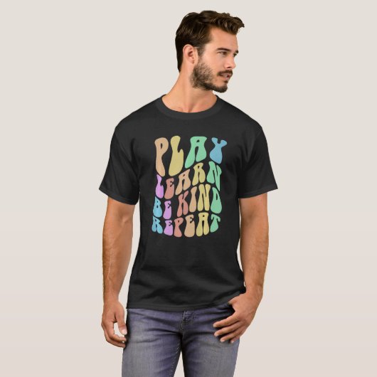 T-shirt Groovy PLAY LEARN BE KIND Retro Choose Kindness An (Devant entier)