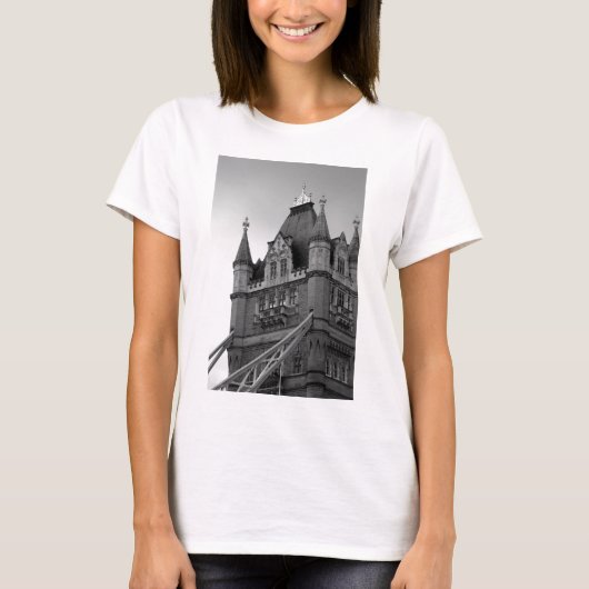 T-shirt Gros plan du London Tower Bridge (Devant)