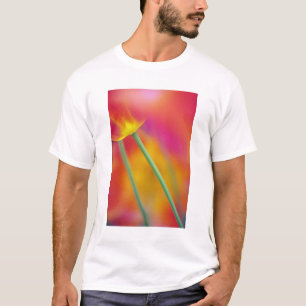 T-shirt Gros plan sur le dessous de la fleur de tulipe,