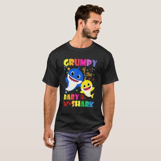 T-shirt Grumpy Of The Birthday Shark Dad Mom Matching Fami (Devant entier)