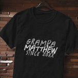 T-shirt Grunge moderne noir et blanc pour le Grampa Cool<br><div class="desc">Ce design grandiose et moderne est composé de la typographie de san serif.</div>