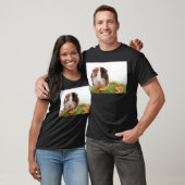 T-shirt guinea pigs on a lawn (Unisexe)