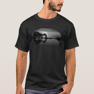 T-shirt Guitare Gris Ciel Arbres Ville Lac Reflet Spécial