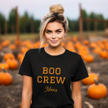 T-shirt Halloween de la famille Bow Crew<br><div class="desc">Faites entrer toute la famille dans l'esprit éffrayant avec ces chemises et sweatshirts "Boo Crew" assortis à Halloween. Parfait pour le tour ou le traitement, les visites de patchs citrouilles ou les fêtes d'Halloween, chaque chemise peut être personnalisée avec "Mama", "Papa", "Kiddo", ou tout nom personnalisé pour s'adapter à votre...</div>