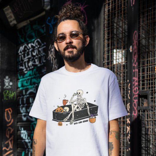T-SHIRT HALLOWEEN LANCE & GRIND SKELETON DANS UN COFFIN