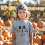 T-shirt Halloween monogramme de l'équipage de bateau<br><div class="desc">Gardez-le mignon et simple cette saison éffrayante avec cette chemise pour enfants Halloween monogrammée! Avec un design minimaliste "Boo Crew", vous pouvez le personnaliser avec le nom de votre enfant et choisir parmi des t-shirts, des sweatshirts ou des costumes pour bébé, parfaits pour les enfants de tous âges. Idéal pour...</div>
