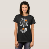 T-shirt Halloween Skeleton Baby Rib Cage Maternity Pregnan (Devant entier)