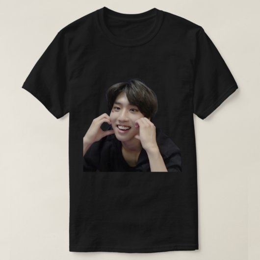 T-shirt Han Jisung Cute Coeur Cheeks Sticker.png (Design devant)