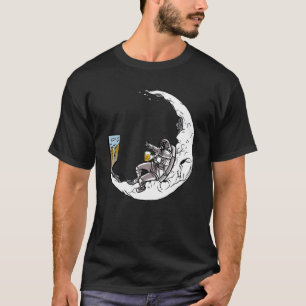 T-shirt Hank l'astronaute regardant la télévision