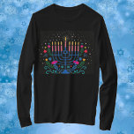 T-shirt Hannukah Menorah<br><div class="desc">Célébrez huit jours et huit nuits du Festival des lumières avec des cartes Hanoukka et des cadeaux. La fête des lumières est ici. Allumez la menorah, jouez avec le dreidel et festoyez sur les latkes et les sufganiyots. Célébrez l'esprit d'Hanoukka avec vos amis, votre famille et vos proches en leur...</div>