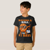 T-shirt Having A Ball For 67 Days Dabbing Basketball Playe (Devant entier)