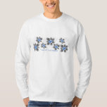 T-shirt Hawaiian Holly Hanoukka Blue Floral<br><div class="desc">Hau’oli Hanukaha est Hawaï'ian pour Happy Hanoukka ! Cette illustration montre une interprétation tropicale du saint dans les couleurs Hanoukka et les gradients subtils. Le lettrage est poussiéreux avec de la neige pour une surprise supplémentaire. Le graphique principal est à l'avant, tandis qu'il y a un petit graphique complémentaire à...</div>